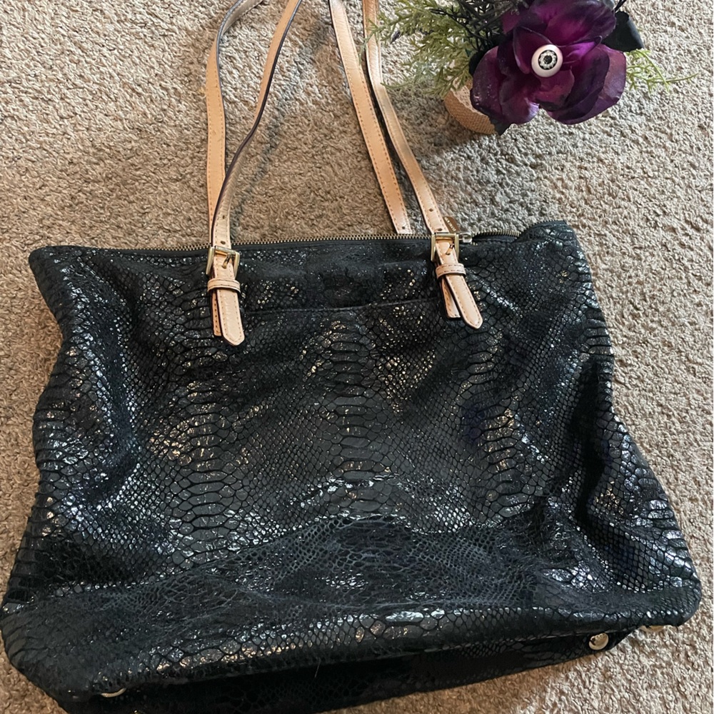 Michael Kors purse - Picture 6 of 16